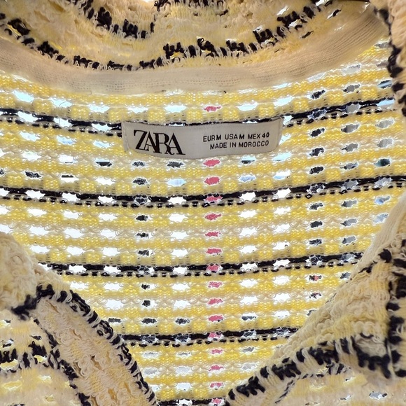 Zara yellow and Black cream Striped Knit Shirt size medium - Picture 2 of 5